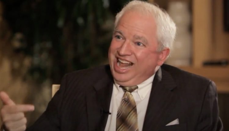 Experts Mock Trump for Only Being Able to Get a 'Disgraced White Supremacist' Attorney for 'Crazy' SCOTUS Case