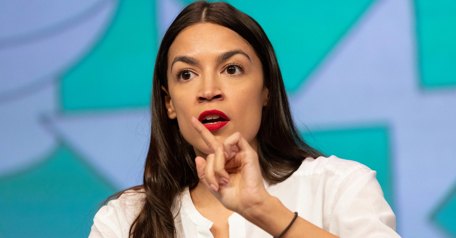 AOC Smacks Down Sarah Sanders for Complaining She's Lost 50,000 Followers After Twitter Expels Pro-Trump 'Neo-Nazis'