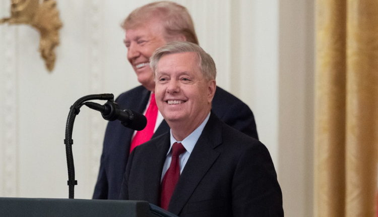 Experts Destroy 'Historically Loathsome' Lindsey Graham for Urging Schumer 'Dismiss' Impeachment So Nation Can 'Heal'
