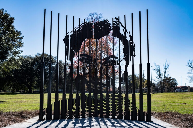 U.S. memorials honor civil rights hero Rosa Parks