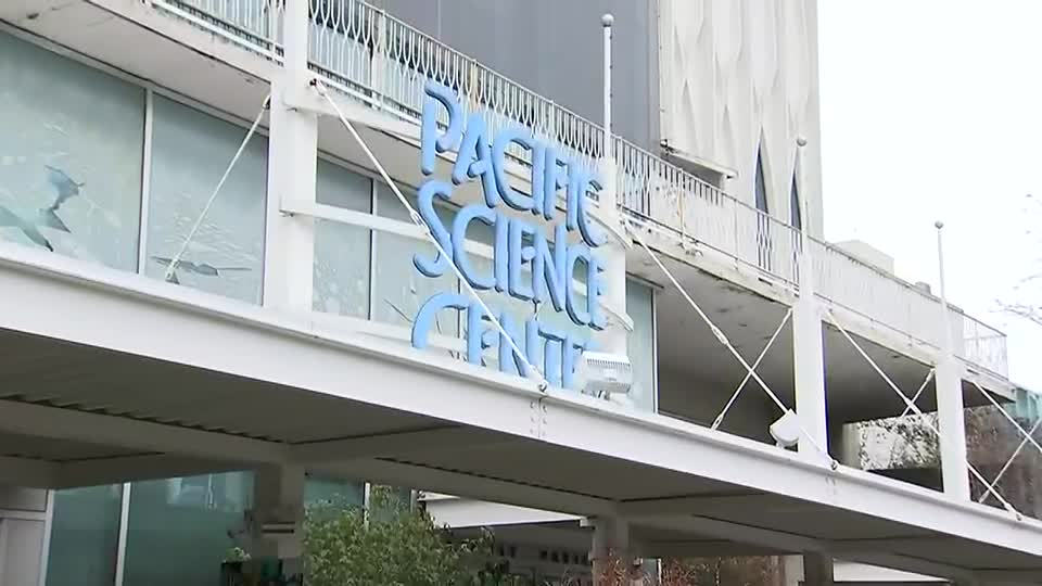 Group alleges girls-only science camps violate civil rights of boys – KIRO 7 News Seattle