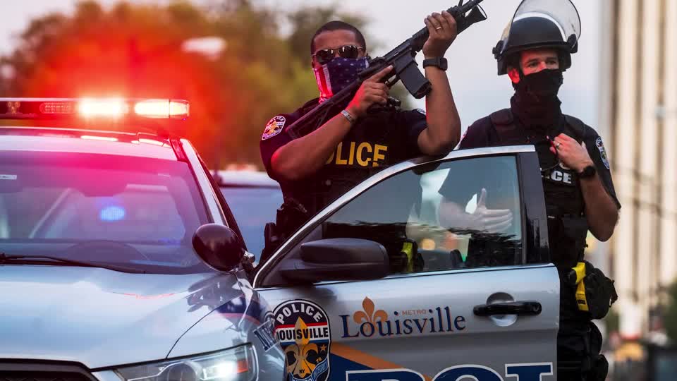 U.S. launches civil-rights probe of Louisville police - Yahoo News