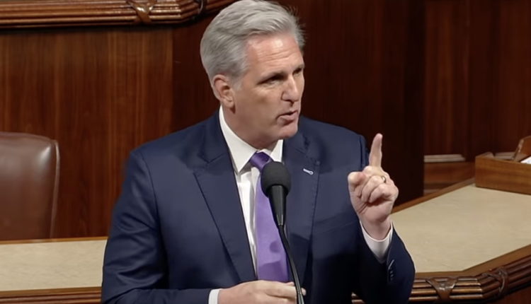 Experts Weigh in on 'Spineless Suck Up' Kevin McCarthy Opposing January 6 Commission