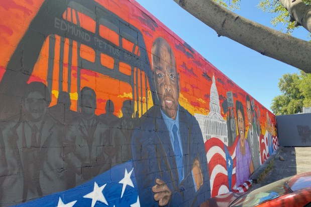 Laurel district mural salutes civil rights leaders