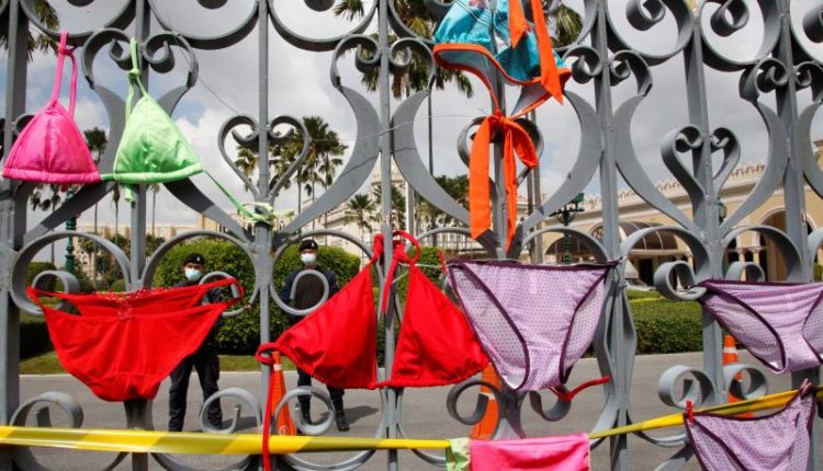 Thai sex workers demand compensation over Covid-19 restrictions